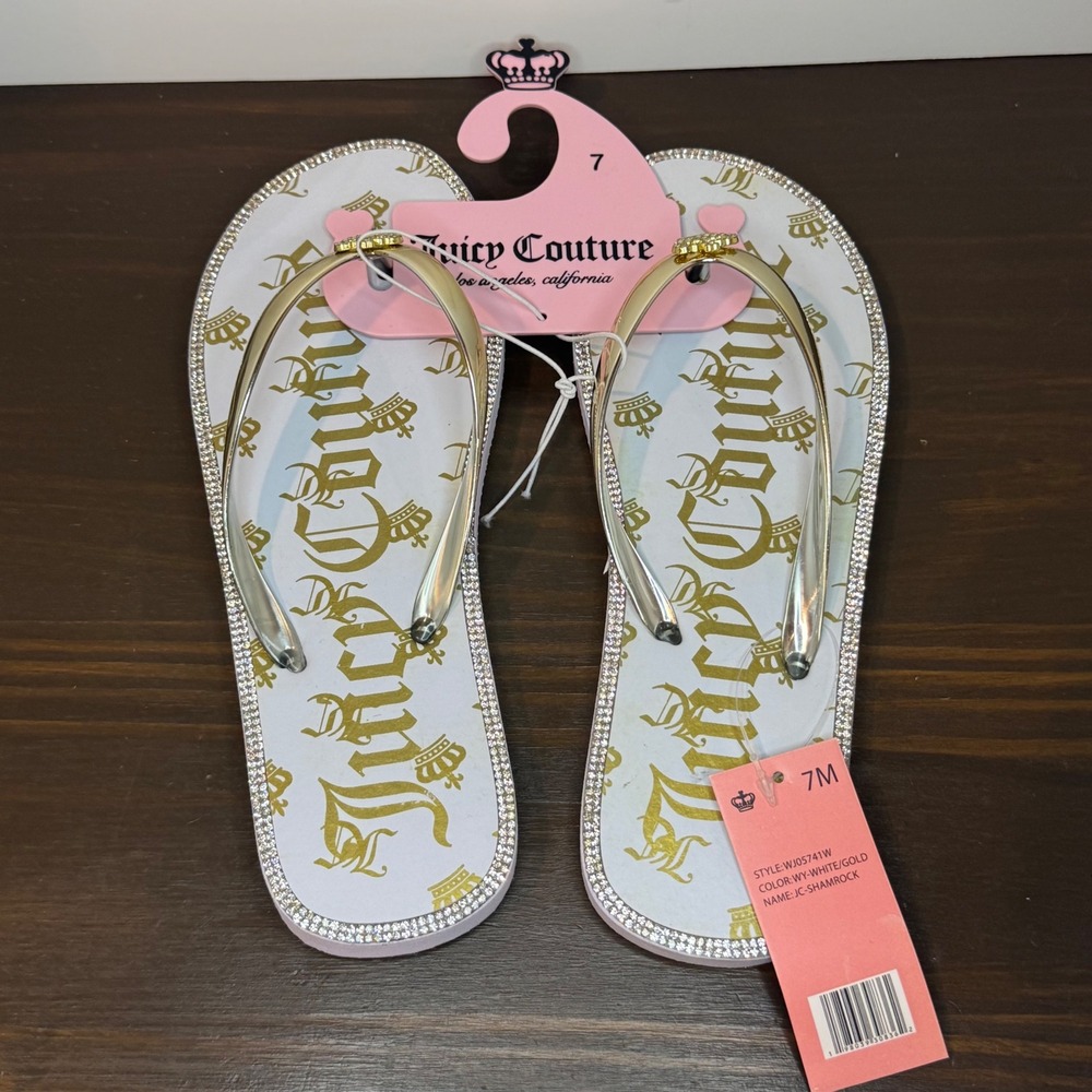 Juicy Couture‎ Shamrock Flip Flop Rhinestone Crown Sandals White Gold 7M New